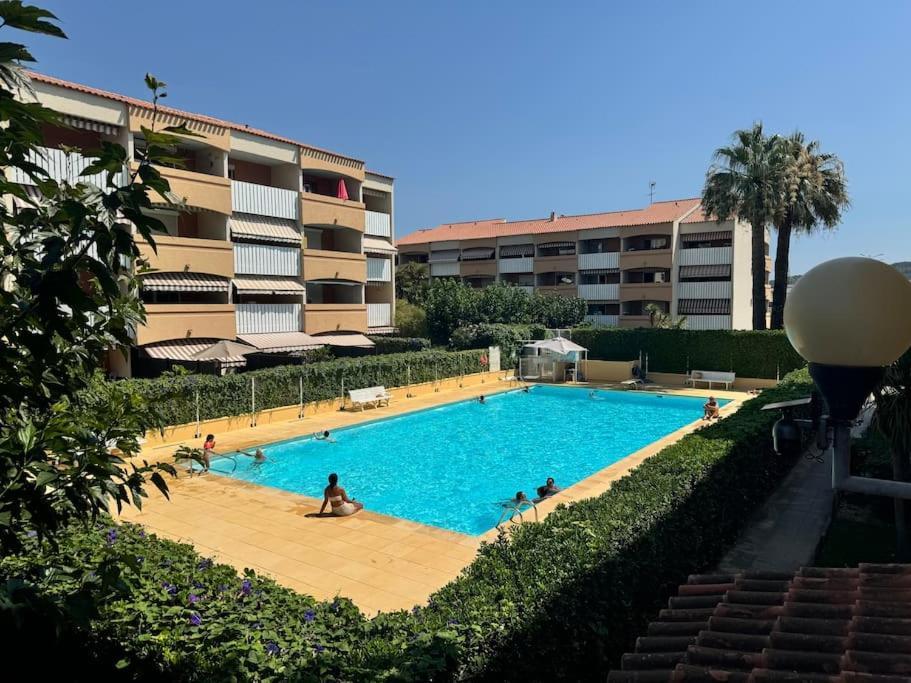 Appart Cosy, Piscine, Clim, Parking Prive - Proche Plage - Arrivee Autonome - Lit Queen Size La Seyne-sur-Mer Exterior foto